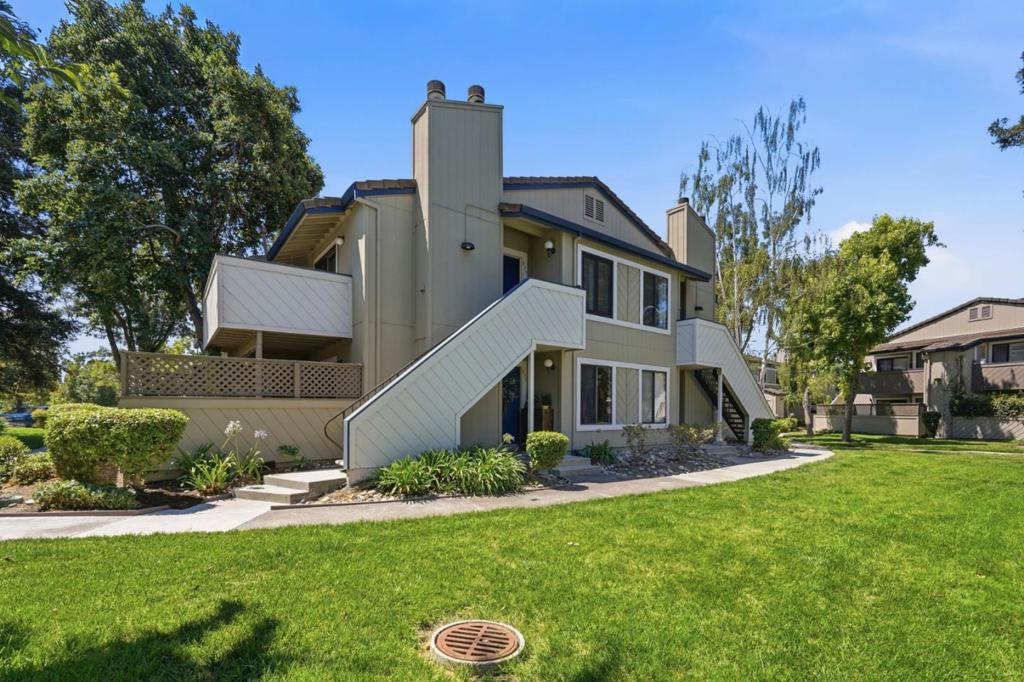 https://media.crmls.org/mediaz/ec0fb4ee-39ea-4332-9ac2-d2a585cb2dfe.jpg?preset=X-Large