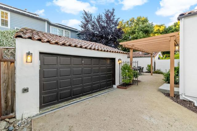 2030 Sand Hill Road, Menlo Park CA: https://media.crmls.org/mediaz/ec1034d1-9864-4747-a97d-40b35dbaa76f.jpg