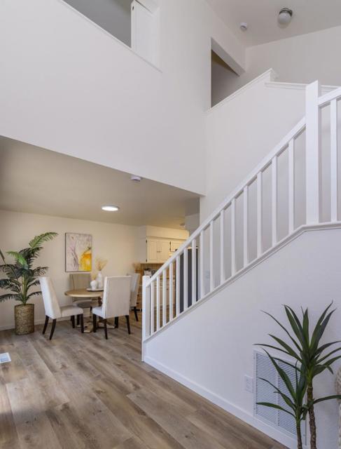 1901 Courtyard Drive, Capitola CA: https://media.crmls.org/mediaz/ec109a7b-6ace-40e4-9a0b-7e6fed674723.jpg