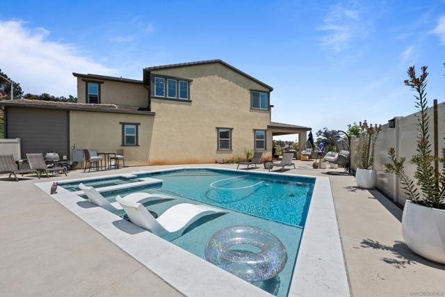 1485 Natalia Ct., Escondido CA: https://media.crmls.org/mediaz/ec1149fd-c7cf-4fda-81cd-1fbe32fab554.jpg