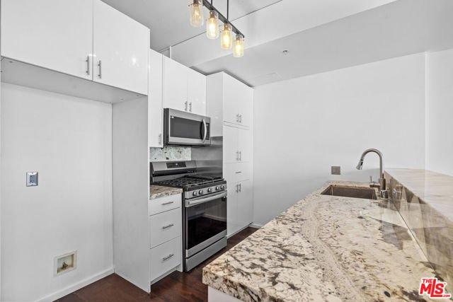 1155 S Grand Avenue, Los Angeles CA: https://media.crmls.org/mediaz/ec11a79e-2df6-4a4b-a454-a6e3bd933d9b.jpg