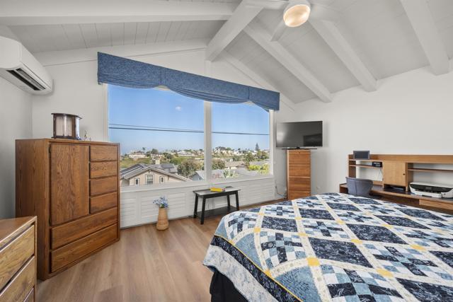 1151 Catalina Boulevard, San Diego CA: https://media.crmls.org/mediaz/ec11cfaa-efe7-4657-99e3-643d2b0fbd3b.jpg