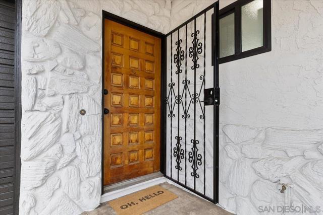 1211 California St, Imperial Beach CA: https://media.crmls.org/mediaz/ec126e96-6793-4141-8525-0dafd56c412b.jpg