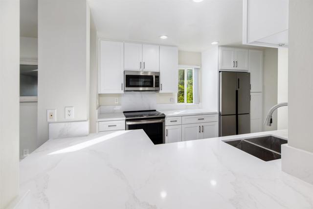 Detail Gallery Image 13 of 42 For 2607 Pirineos Way #116,  Carlsbad,  CA 92009 - 3 Beds | 2 Baths