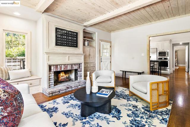 765 University Ave, Palo Alto CA: https://media.crmls.org/mediaz/ec12a949-a3a1-489d-b552-ea7c1825a831.jpg