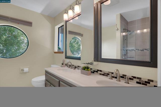 1027 W Arlington Way, Martinez CA: https://media.crmls.org/mediaz/ec132ca9-a6c6-4937-9b8d-08ef42d54a95.jpg