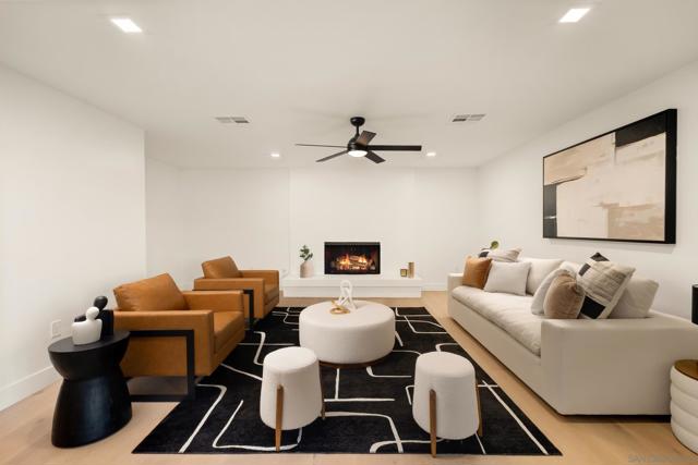 4058 Apore Street, La Mesa CA: https://media.crmls.org/mediaz/ec1351d2-26ff-4af1-b6d8-a9340b192093.jpg