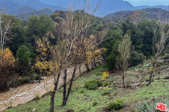 1045 Cold Canyon Road, Calabasas CA: https://media.crmls.org/mediaz/ec13850e-550e-4135-b267-f6360f5348c9.jpg