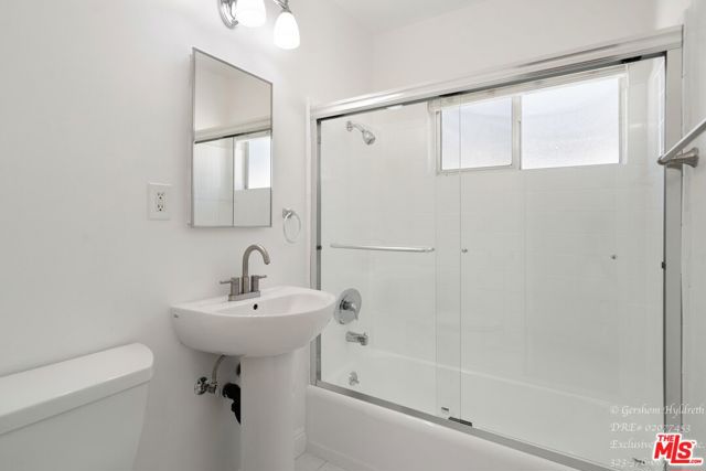 6640 Woodman Avenue, Van Nuys CA: https://media.crmls.org/mediaz/ec13e73b-e62a-4ace-8cba-791b3b958e3d.jpg
