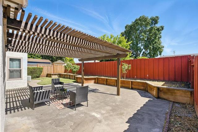 1180 Peterson Drive, Gilroy CA: https://media.crmls.org/mediaz/ec14415e-7e62-4b3e-8787-79007b55b708.jpg