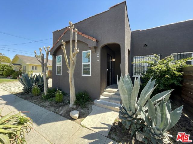 2666 Cimarron St, Los Angeles, CA 90018