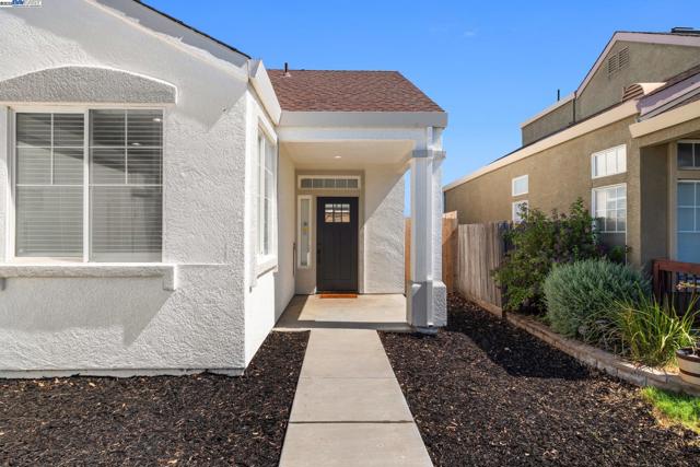 762 Rubier Way, Rio Vista CA: https://media.crmls.org/mediaz/ec14808c-5833-4072-bcd5-b3f8cbf8da9c.jpg