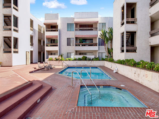 1325 Valley View Road, Glendale CA: https://media.crmls.org/mediaz/ec14b811-7dc7-4940-993d-10f723d814a6.jpg
