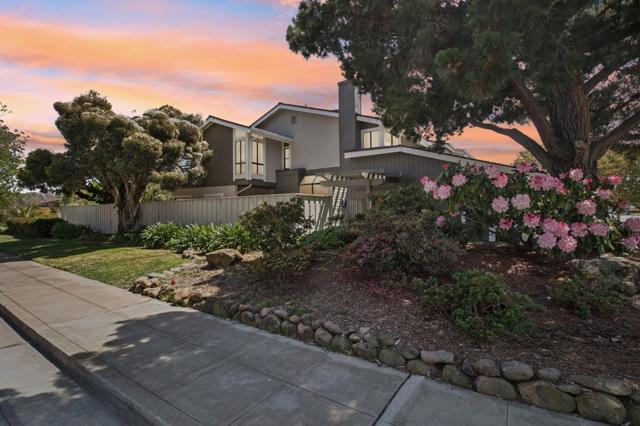 1 Spinnaker Place, Redwood City CA: https://media.crmls.org/mediaz/ec15282b-0318-4f67-a2e6-4734efe4405d.jpg