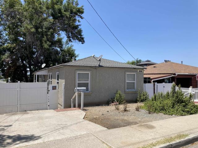 1916 1918 Skyline Drive, Lemon Grove CA: https://media.crmls.org/mediaz/ec15b4ea-11f4-4aa3-bd88-097d4c041be2.jpg