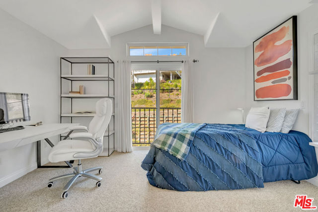 6438 Lunita Road, Malibu CA: https://media.crmls.org/mediaz/ec15d8af-aa49-4ffd-9b3f-7b4d6fc2e573.jpg