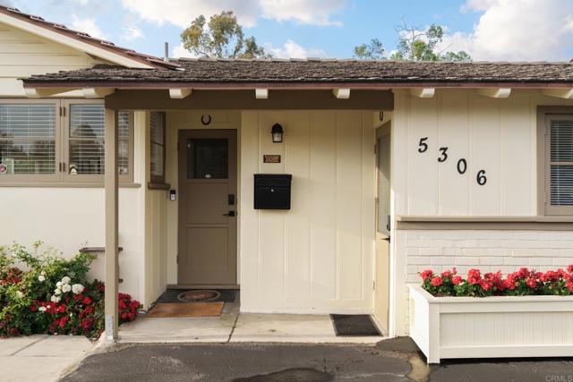 5306 Linea Del Cielo, Rancho Santa Fe CA: https://media.crmls.org/mediaz/ec1651a9-bf4d-4e03-aa44-f8dbaec4a09a.jpg