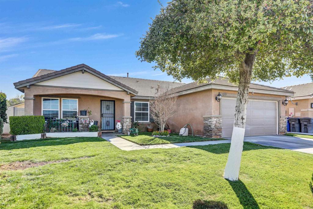 1277 coast oak Trail
