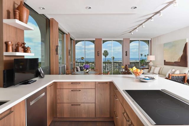 1001 Genter, La Jolla CA: https://media.crmls.org/mediaz/ec170606-b8ad-455d-b6f5-b8dee18d40b6.jpg