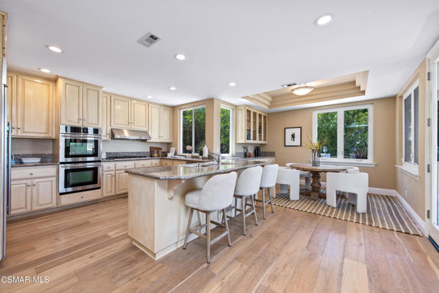 1074 Deseo Avenue, Camarillo CA: https://media.crmls.org/mediaz/ec1819da-38a9-4b4c-a5ff-d1d91b937f47.jpg