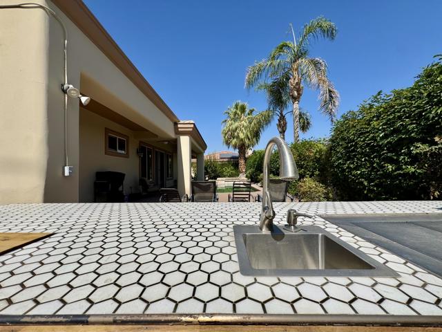 34 Calle La Reina, Rancho Mirage CA: https://media.crmls.org/mediaz/ec181b73-5dee-4dab-82e3-87797030c8fb.jpg