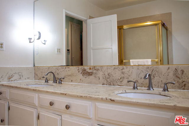 12455 Cumpston Street, Valley Village CA: https://media.crmls.org/mediaz/ec183a93-8a56-4339-8593-8b32db3d23fe.jpg
