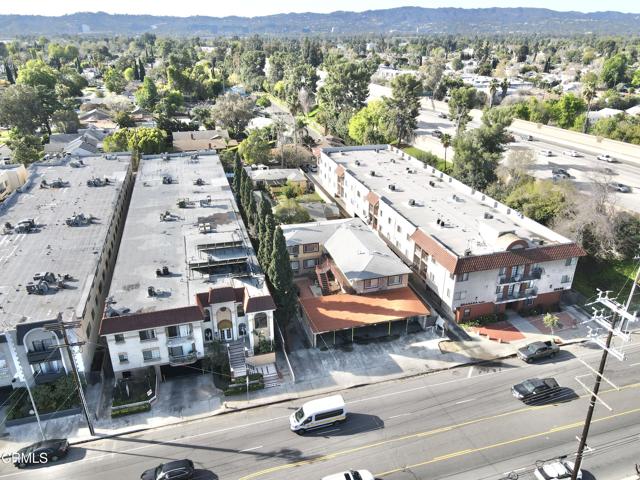 15624 Vanowen Street, Van Nuys CA: https://media.crmls.org/mediaz/ec184945-f7b1-4404-a193-6a49bf0629a8.jpg