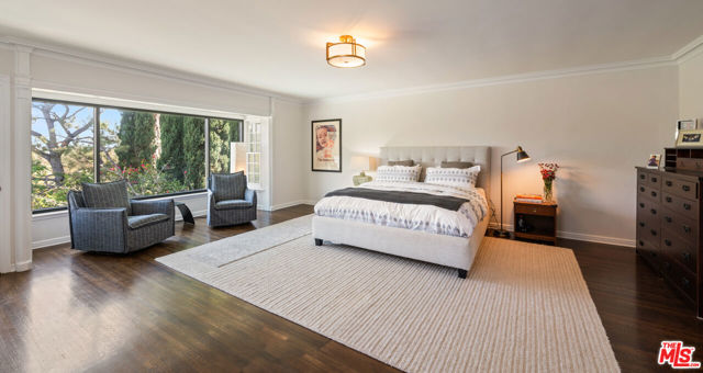 850 Birchwood Drive, Los Angeles CA: https://media.crmls.org/mediaz/ec18a449-0fe6-4fa6-a460-44f68ac13407.jpg