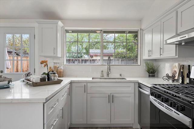 1889 Sarasota Way, San Jose CA: https://media.crmls.org/mediaz/ec196749-2a60-426c-a5fe-7125b203557e.jpg