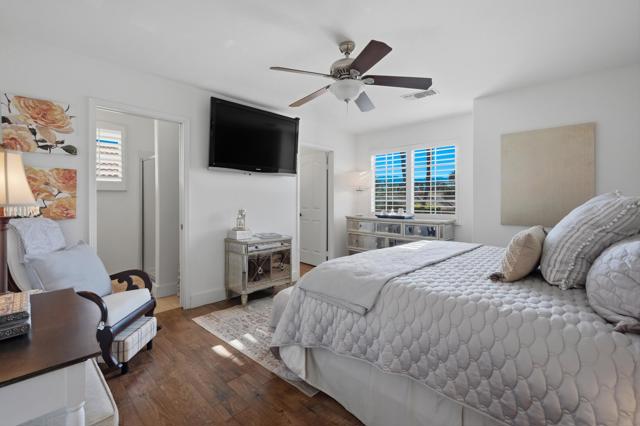 Image 51 of 54 For 76984 Sheffield Court