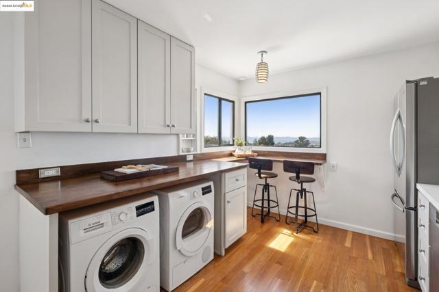 6338 Arlington Blvd, Richmond CA: https://media.crmls.org/mediaz/ec1a7aed-ca58-4d5b-92d2-0039c983837d.jpg