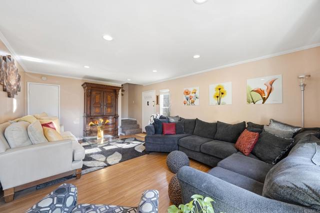 Detail Gallery Image 5 of 15 For 6889 Panamint Row #3,  San Diego,  CA 92139 - 3 Beds | 2 Baths