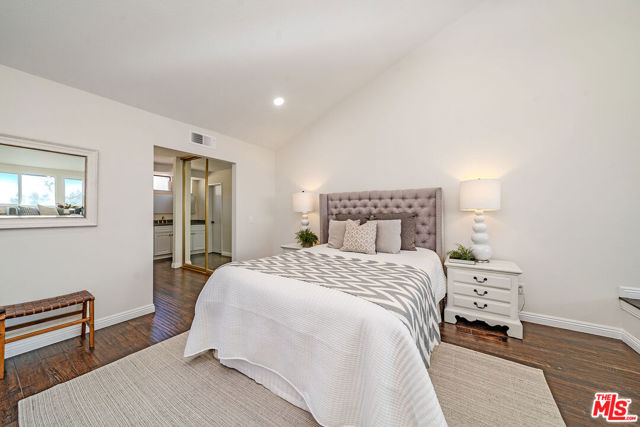 2366 Applewood Circle, Fullerton CA: https://media.crmls.org/mediaz/ec1aac62-1894-40a5-8daf-ae911ed4b0e6.jpg