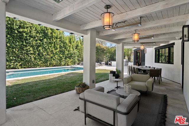 7651 Willow Glen Road, Los Angeles CA: https://media.crmls.org/mediaz/ec1b2a10-4495-45e2-b50a-738fa668b15b.jpg