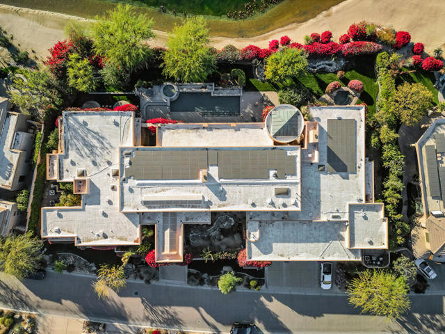 203 Kiva Drive, Palm Desert CA: https://media.crmls.org/mediaz/ec1b39d6-b991-4e30-b168-ccdc02418b84.jpg