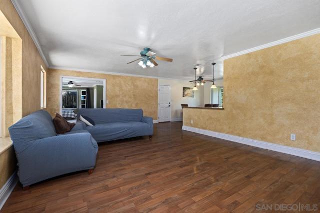 1140 Cloverleaf Dr, El Cajon CA: https://media.crmls.org/mediaz/ec1bae62-ca56-4f11-b230-46b83a78826c.jpg