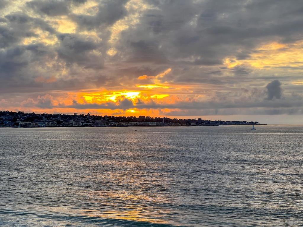 https://media.crmls.org/mediaz/ec1bb845-2d14-410b-81df-2db47995b2b7.jpg?preset=X-Large