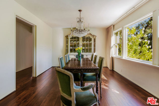 7917 Woodrow Wilson Drive, Los Angeles CA: https://media.crmls.org/mediaz/ec1cf484-741c-41d2-8638-f871f3160e8c.jpg