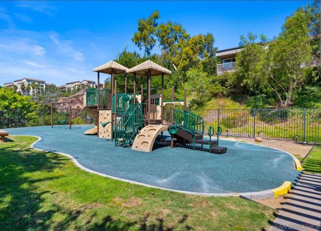 6263 Caminito Salado, San Diego, California 92111, 2 Bedrooms Bedrooms, ,1 BathroomBathrooms,Townhouse,For Sale,Caminito Salado,250020226SD