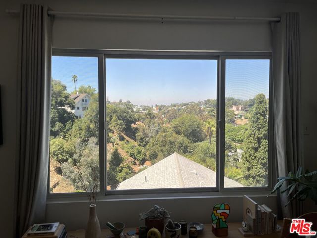 2225 1/2 Lake Shore Avenue, Los Angeles CA: https://media.crmls.org/mediaz/ec1dbcdb-c2e4-46d9-a9b0-39e372f10f52.jpg