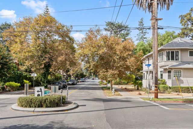 Image 16 of 40 For 392 View Street