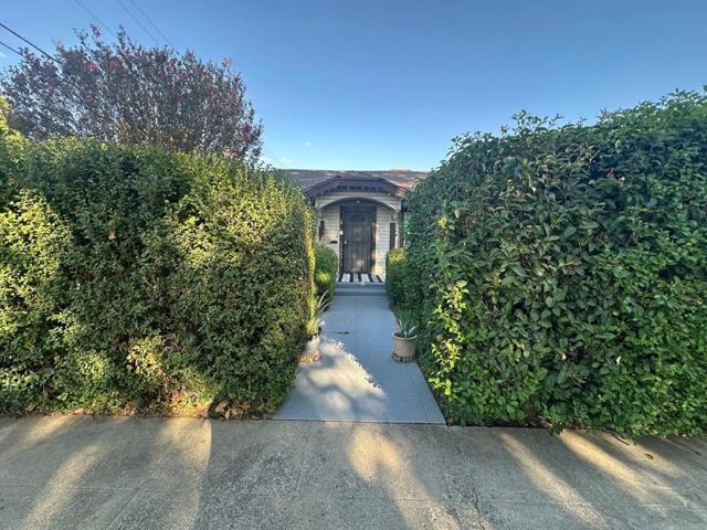 1102 California Avenue, Los Banos CA: https://media.crmls.org/mediaz/ec1e71ca-de18-43c1-a6e9-21c0813bcb9e.jpg