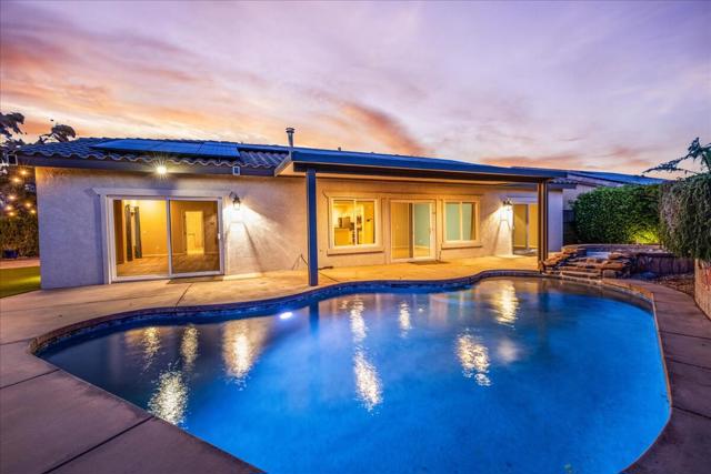 1121 Palmas, Palm Springs CA: https://media.crmls.org/mediaz/ec1e8984-3946-4a23-afed-ca2469232e6f.jpg