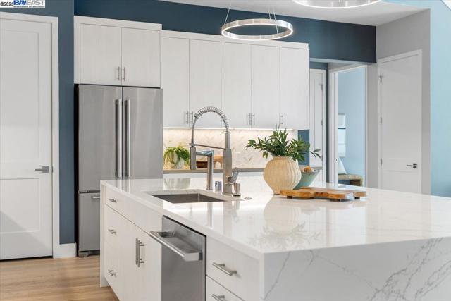 2250 Kilowatt Way, Fremont CA: https://media.crmls.org/mediaz/ec1eb9ac-6f7f-493b-b93c-8751596340de.jpg