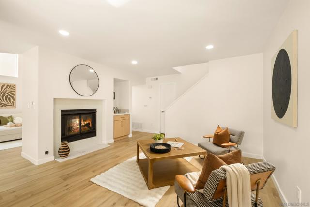 6759 Paseo Del Vista, Carlsbad CA: https://media.crmls.org/mediaz/ec1f0aab-e3a2-4be6-9f63-78840793b326.jpg