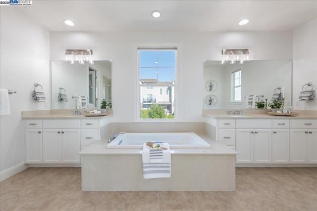 4206 Sunset View Dr, Dublin CA: https://media.crmls.org/mediaz/ec1f2237-66a6-41c7-a3ac-bb2d45845ebd.jpg