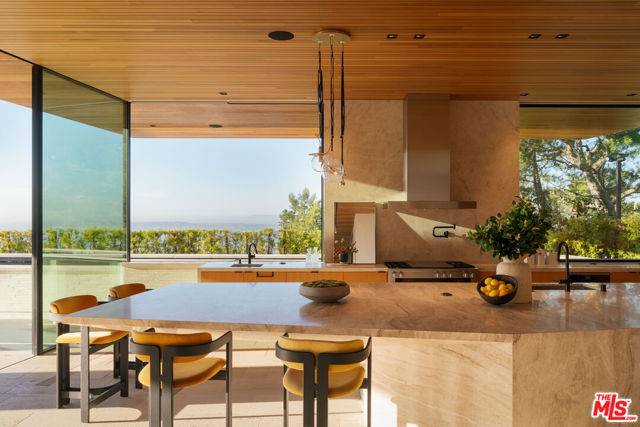 1520 Carla, Beverly Hills CA: https://media.crmls.org/mediaz/ec1f4013-64ec-40ed-aa94-8260dde0ca4f.jpg