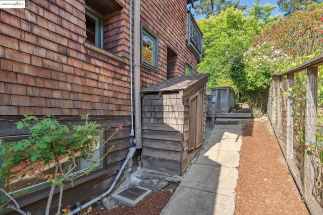 Image 44 of 59 For 1309 Arch St