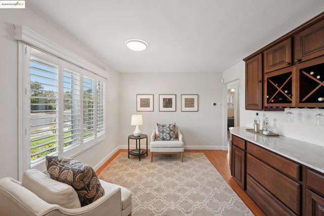 952 Amador St, Richmond CA: https://media.crmls.org/mediaz/ec1f8725-c3a3-4011-906c-3373a7c2017a.jpg