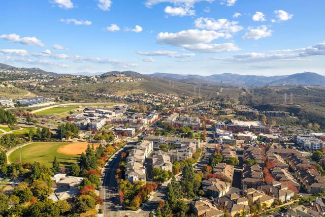 1664 Sagewood Way, San Marcos CA: https://media.crmls.org/mediaz/ec20399c-502e-4676-bbbe-95f39694d871.jpg